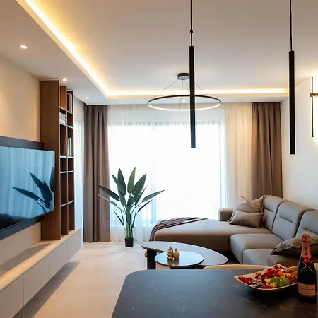 Amoris - Luxury Penthouse With Private Rooftop & Jacuzzi 公寓