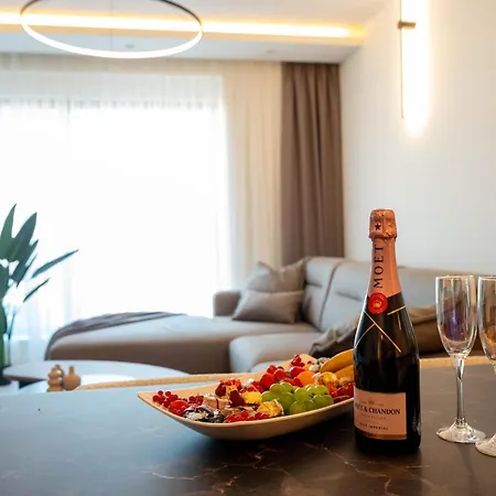 Amoris - Luxury Penthouse With Private Rooftop & Jacuzzi 公寓