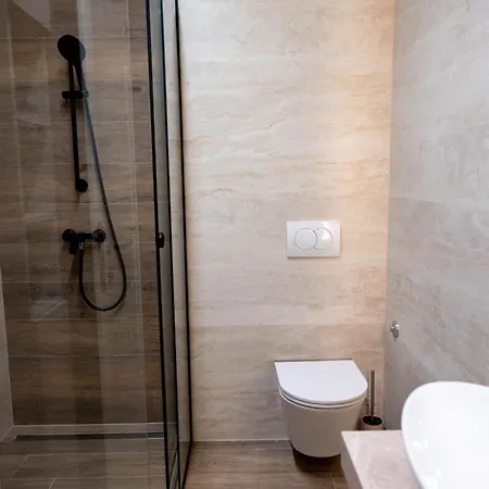 Amoris - Luxury Penthouse With Private Rooftop & Jacuzzi * 扎达尔