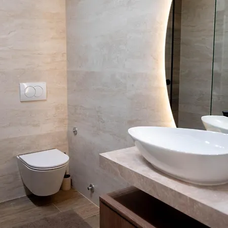 Amoris - Luxury Penthouse With Private Rooftop & Jacuzzi 公寓