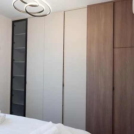 Amoris - Luxury Penthouse With Private Rooftop & Jacuzzi 扎达尔