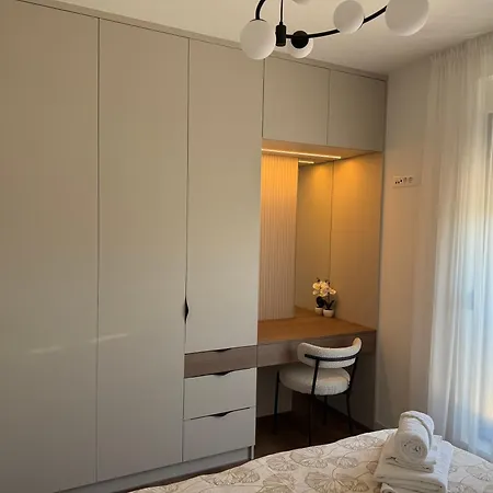 Amoris - Luxury Penthouse With Private Rooftop & Jacuzzi 扎达尔