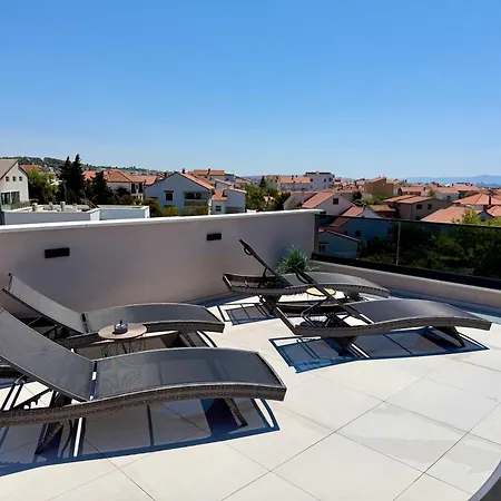 公寓 Amoris - Luxury Penthouse With Private Rooftop & Jacuzzi *