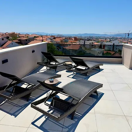 公寓 Amoris - Luxury Penthouse With Private Rooftop & Jacuzzi *